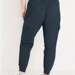 NWT Old Navy Cargo Jogger in Navy - Size Large